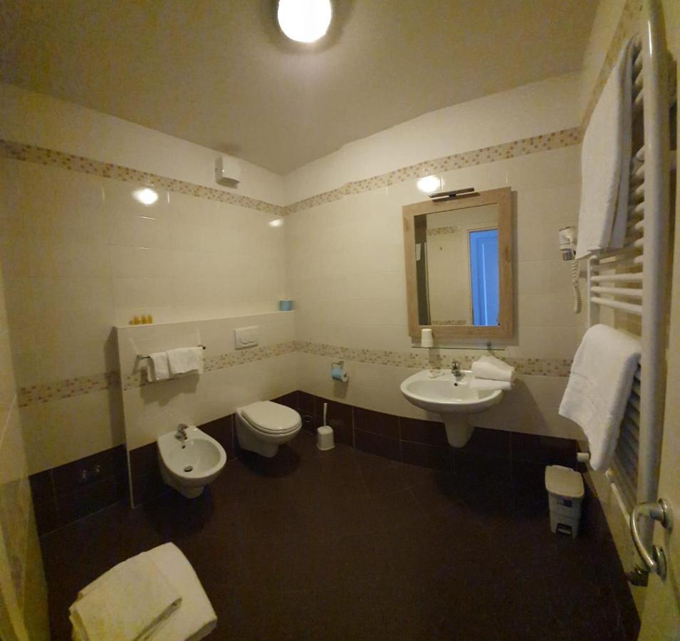 Apart Hotel Atlantic Градо Екстериор снимка