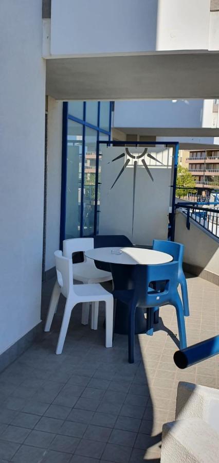 Apart Hotel Atlantic Градо Екстериор снимка