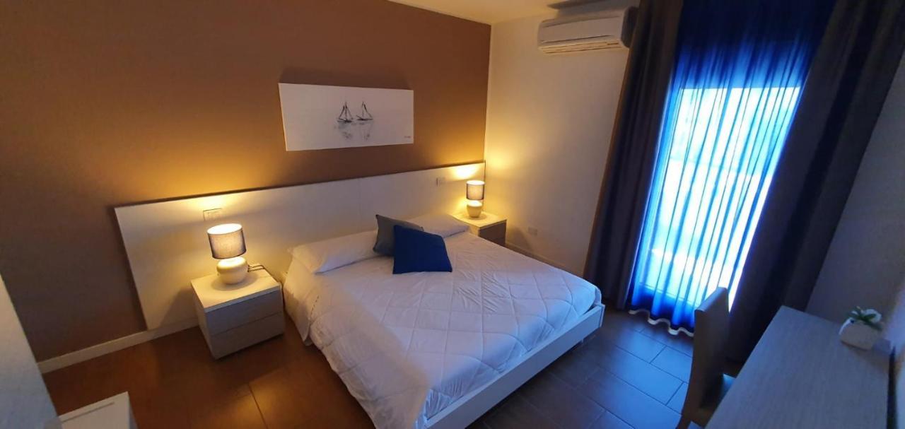 Apart Hotel Atlantic Градо Екстериор снимка