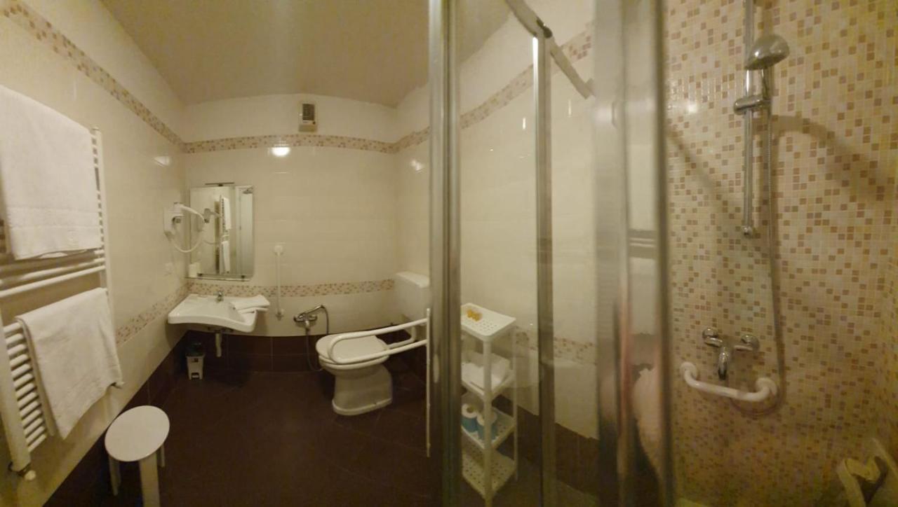 Apart Hotel Atlantic Градо Екстериор снимка