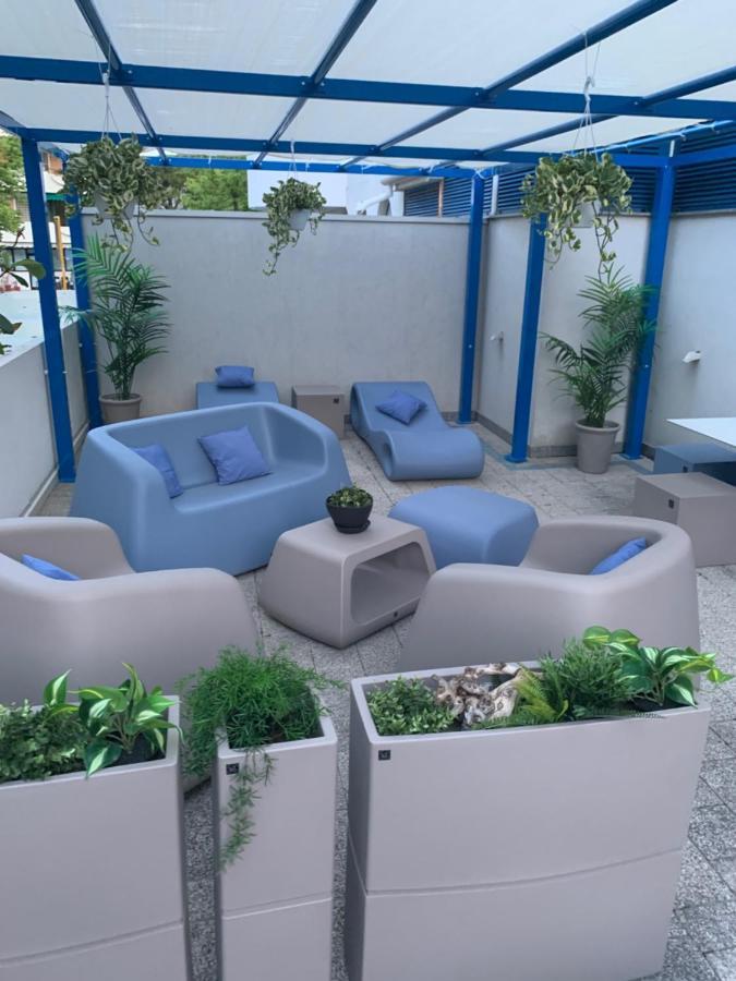 Apart Hotel Atlantic Градо Екстериор снимка