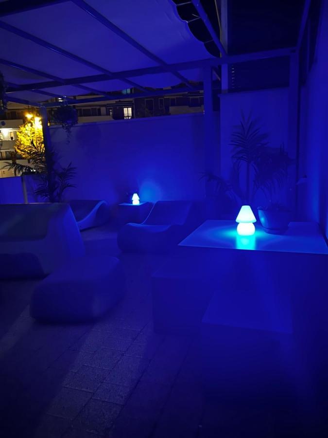 Apart Hotel Atlantic Градо Екстериор снимка