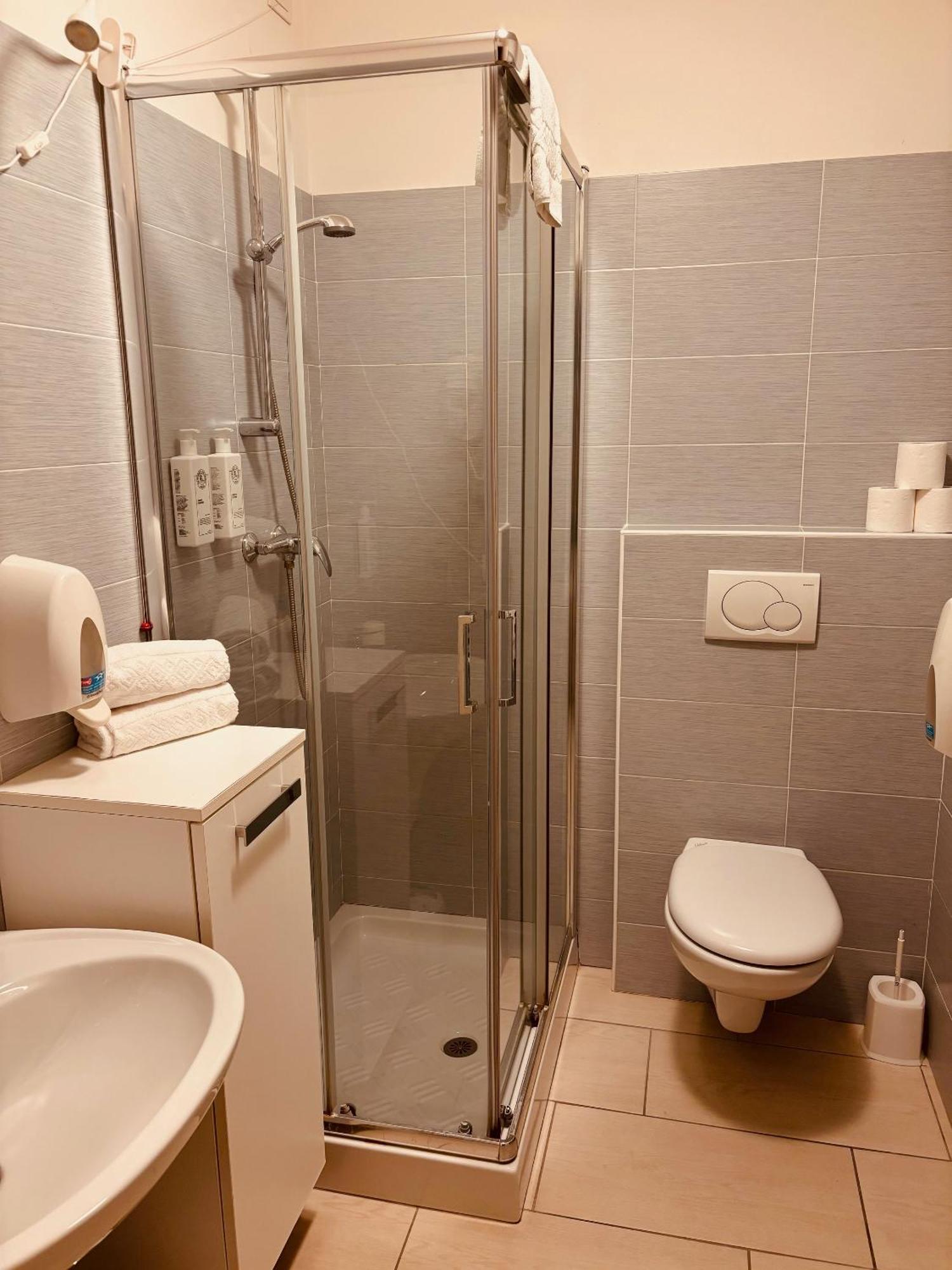 Apart Hotel Atlantic Градо Екстериор снимка