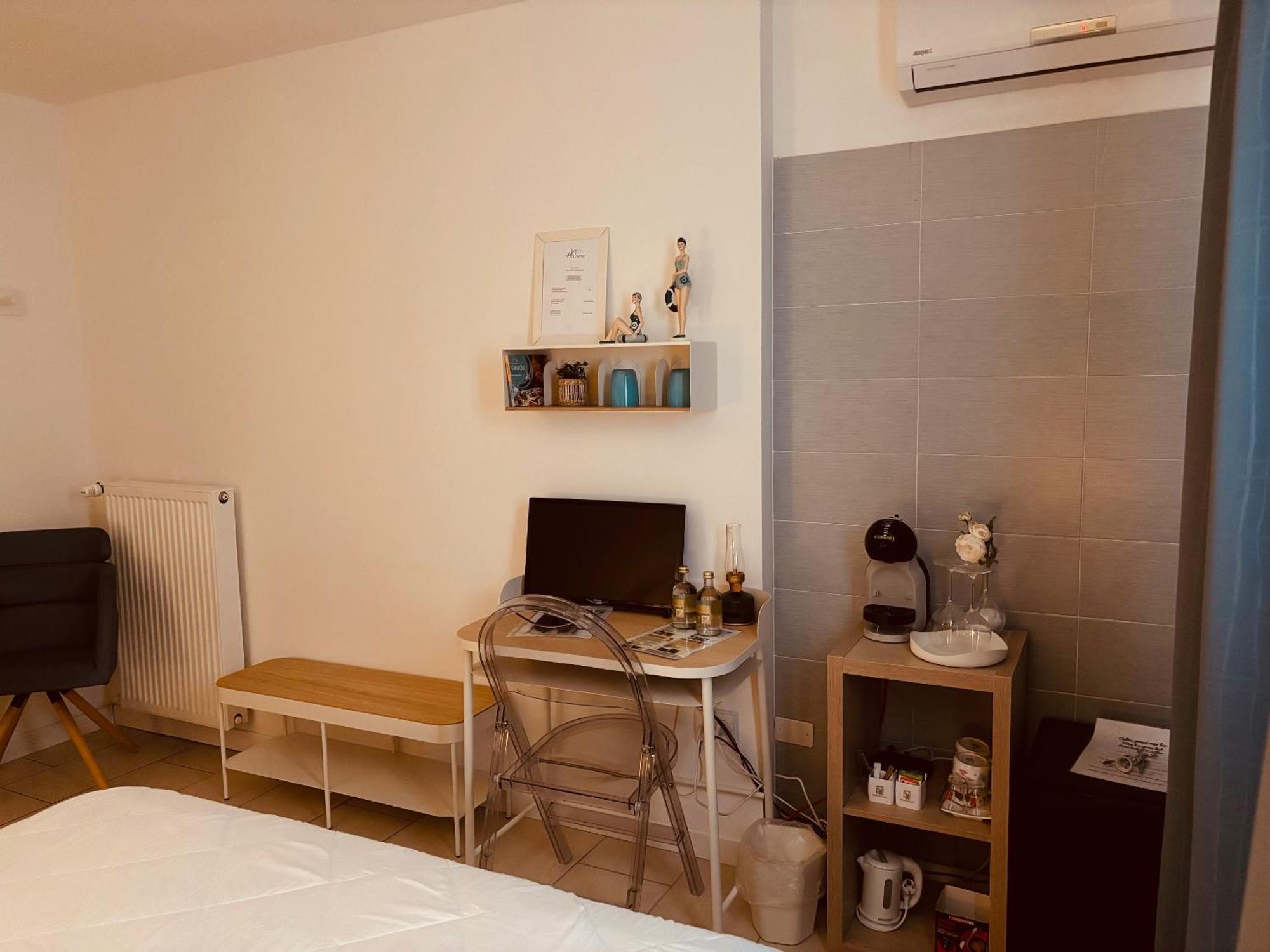 Apart Hotel Atlantic Градо Екстериор снимка