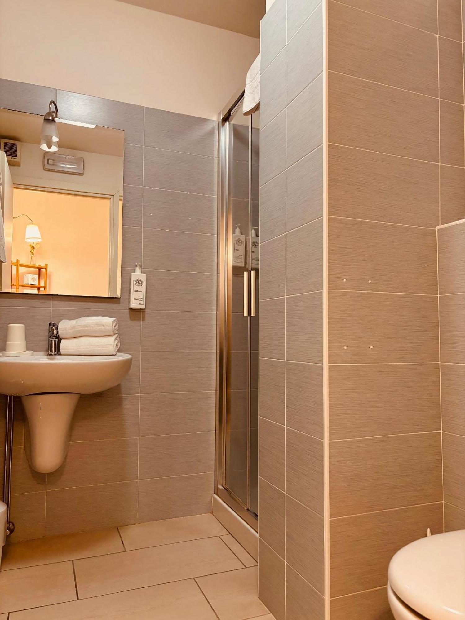 Apart Hotel Atlantic Градо Екстериор снимка