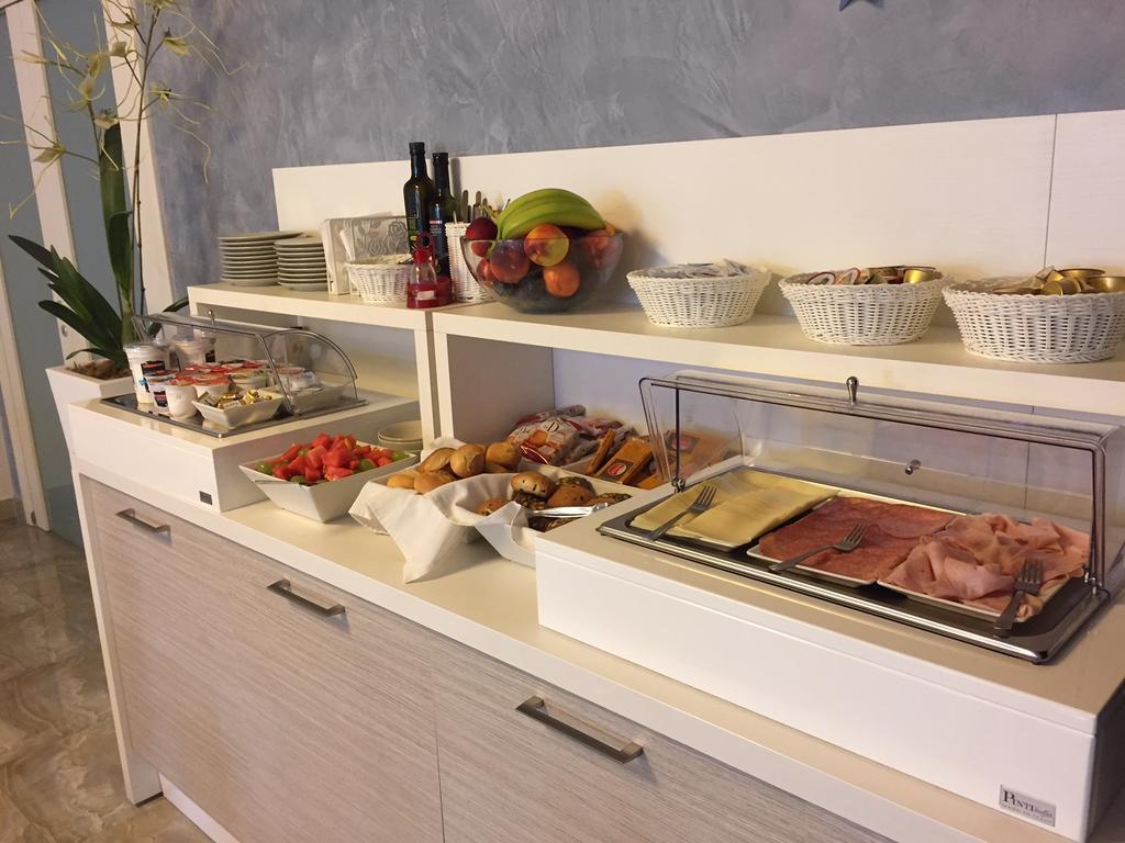 Apart Hotel Atlantic Градо Екстериор снимка