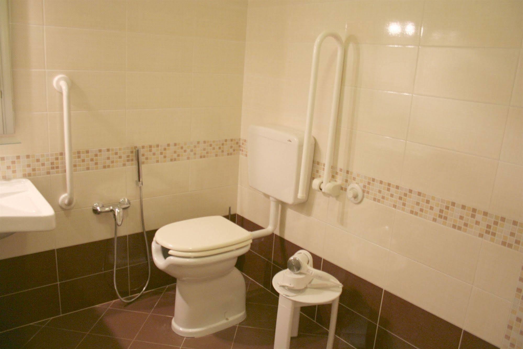 Apart Hotel Atlantic Градо Екстериор снимка